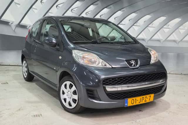 Peugeot 107 (2009) thumbnail 2