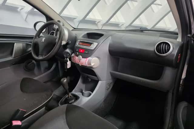 Peugeot 107 (2009) thumbnail 5