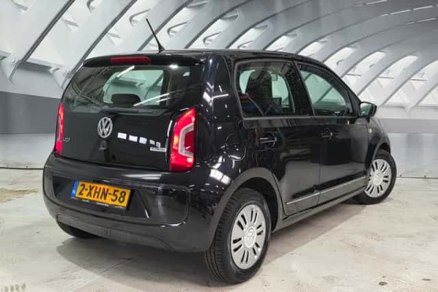 Volkswagen Up! (2014) thumbnail 2