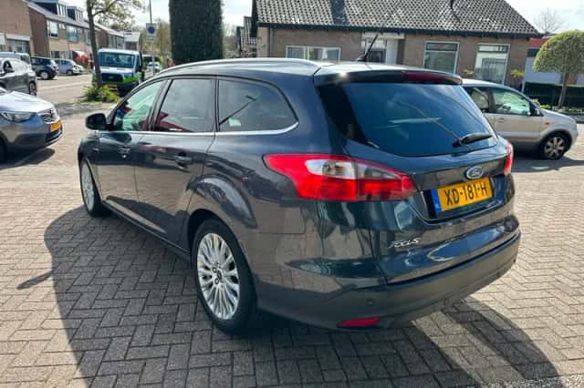Ford Focus (2013) thumbnail 4
