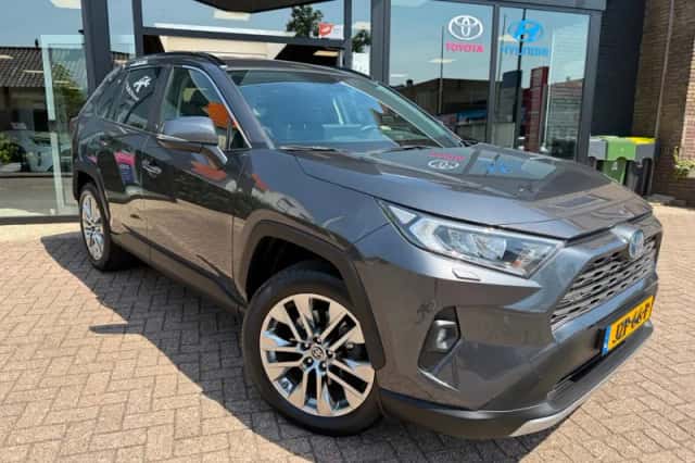 Toyota RAV4 (2024) thumbnail 5