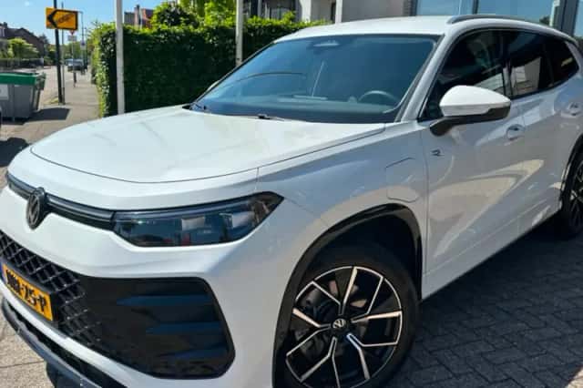 Volkswagen Tayron (2025) thumbnail 1