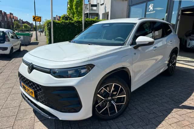 Volkswagen Tayron (2025) thumbnail 2