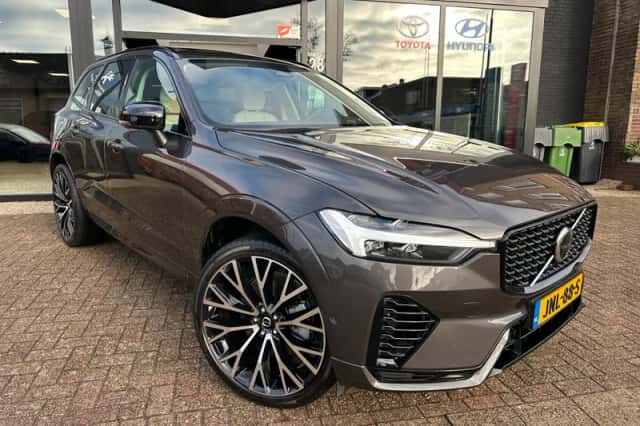 Volvo XC60 (2024) thumbnail 5