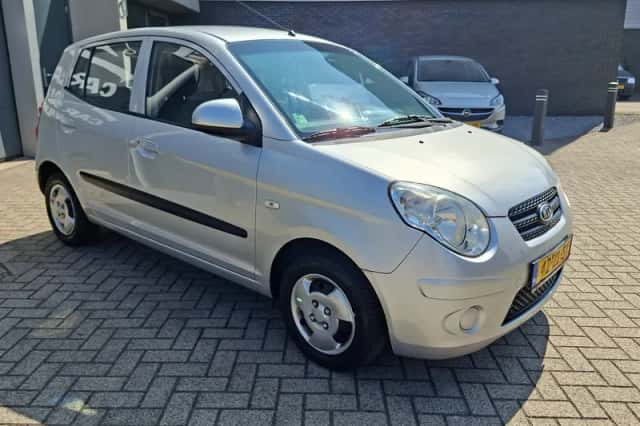 Kia Picanto (2008) thumbnail 3