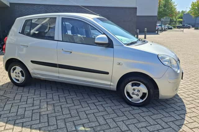 Kia Picanto (2008) thumbnail 4