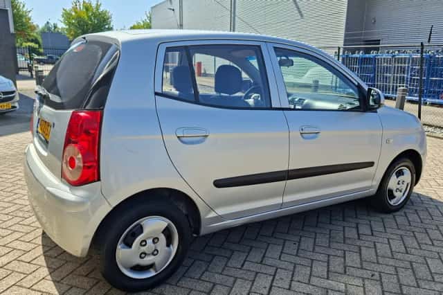 Kia Picanto (2008) thumbnail 5