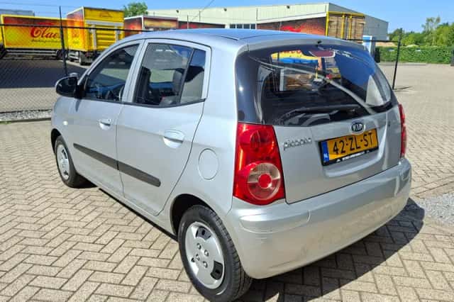 Kia Picanto (2008) thumbnail 6