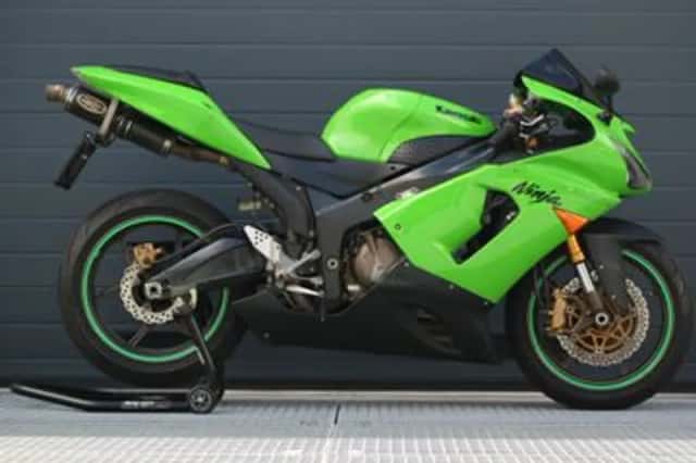 KAWASAKI NINJA (2005) thumbnail 2