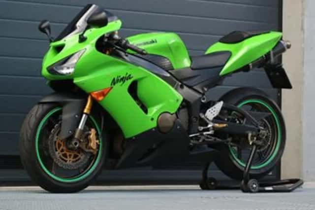KAWASAKI NINJA (2005) thumbnail 4