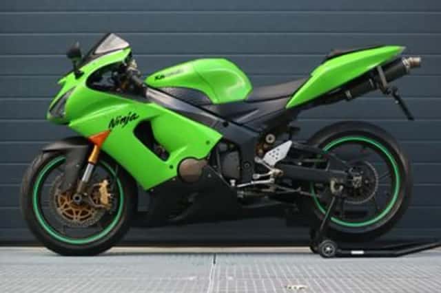 KAWASAKI NINJA (2005) thumbnail 5