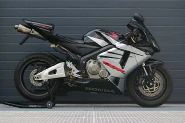 Honda CBR (2005) thumbnail 2