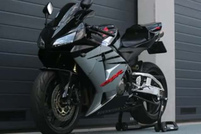 Honda CBR (2005) thumbnail 4