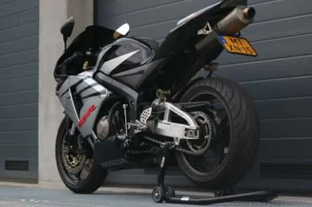 Honda CBR (2005) thumbnail 6