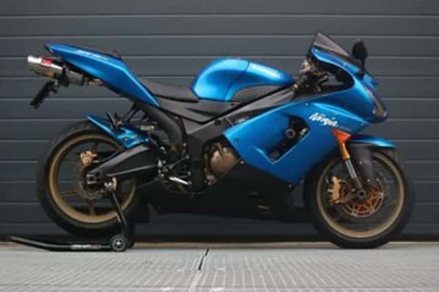KAWASAKI NINJA (2005) thumbnail 2