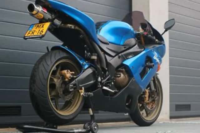 KAWASAKI NINJA (2005) thumbnail 3