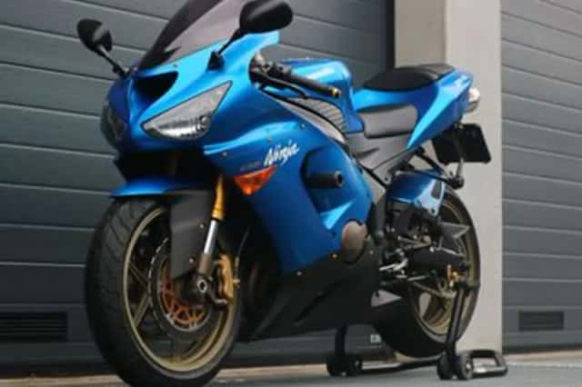KAWASAKI NINJA (2005) thumbnail 4