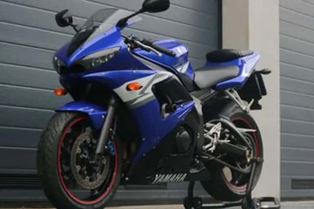 YAMAHA YZF (2004) thumbnail 4