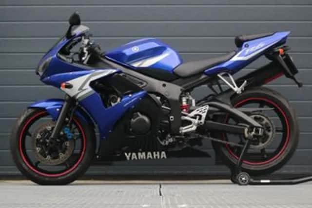 YAMAHA YZF (2004) thumbnail 5