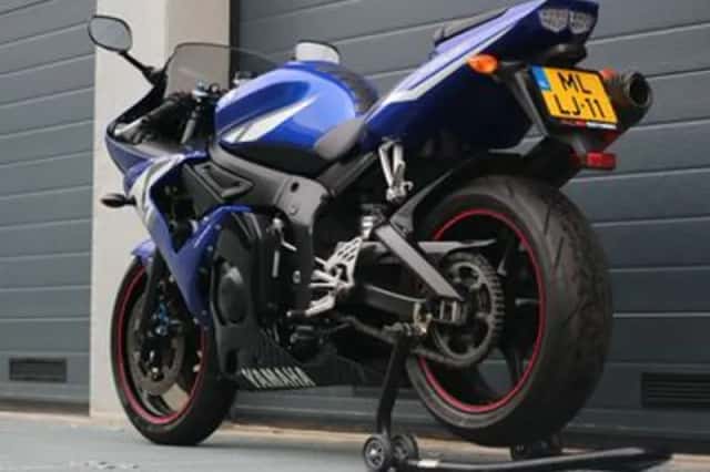 YAMAHA YZF (2004) thumbnail 6