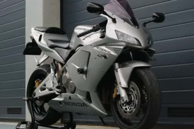 Honda CBR (2003) thumbnail 1