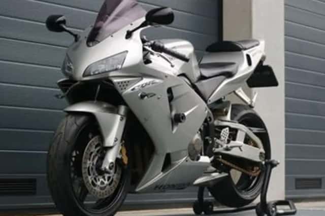 Honda CBR (2003) thumbnail 4