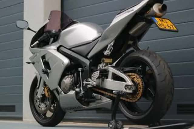 Honda CBR (2003) thumbnail 6