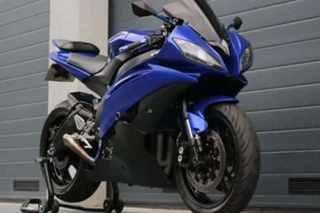 YAMAHA YZF (2009) thumbnail 1