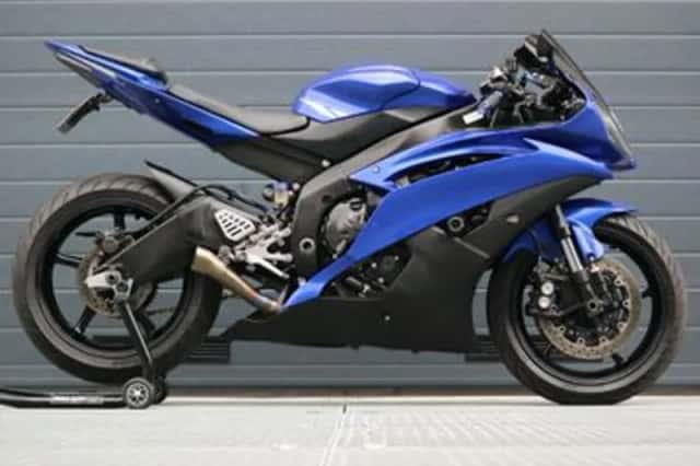 YAMAHA YZF (2009) thumbnail 2