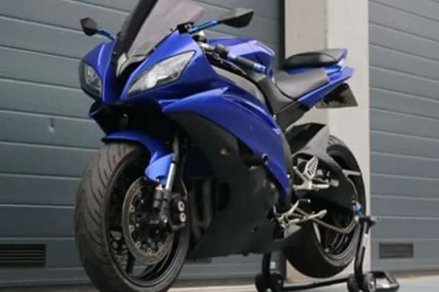 YAMAHA YZF (2009) thumbnail 4