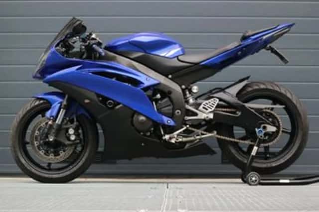 YAMAHA YZF (2009) thumbnail 5