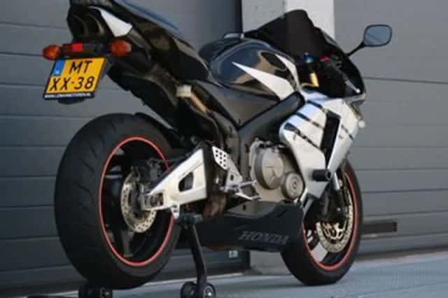 Honda CBR (2005) thumbnail 3