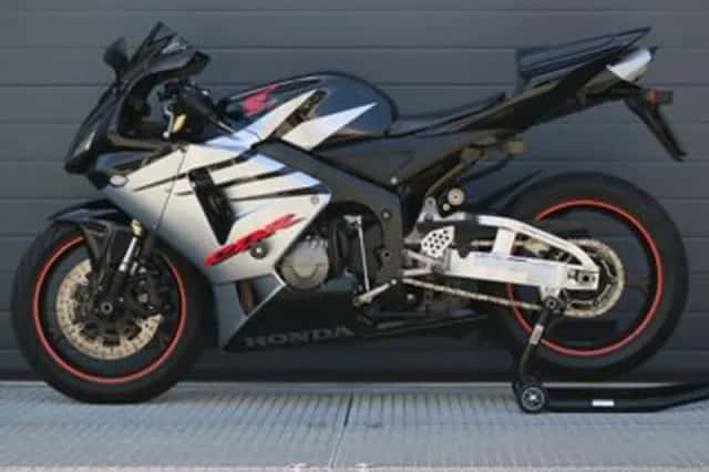 Honda CBR (2005) thumbnail 5