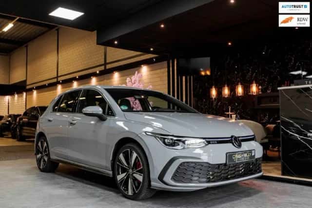 Volkswagen Golf (2020) thumbnail 1