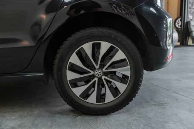 Volkswagen Polo (2015) thumbnail 6