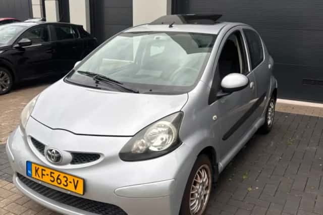 Toyota Aygo (2006) thumbnail 1