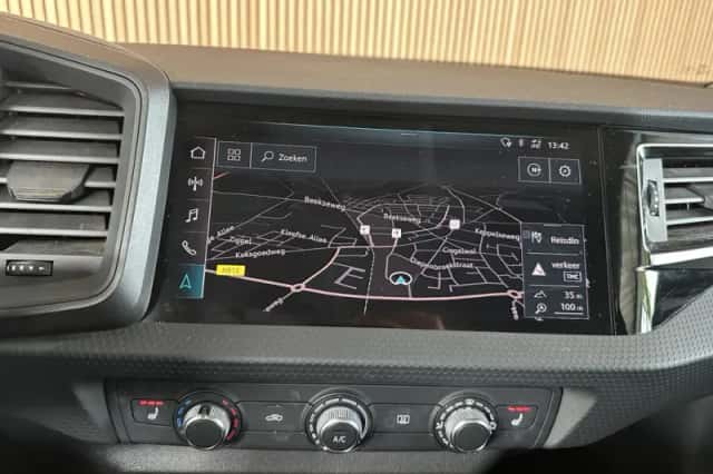 Audi A1 (2019) thumbnail 5
