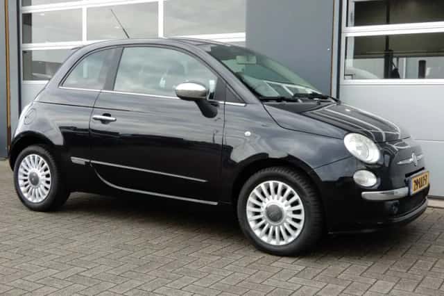Fiat 500 (2010) thumbnail 2