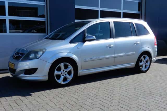 Opel Zafira (2009) thumbnail 1
