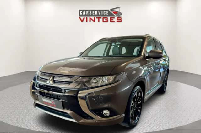 Mitsubishi Outlander (2018) thumbnail 1