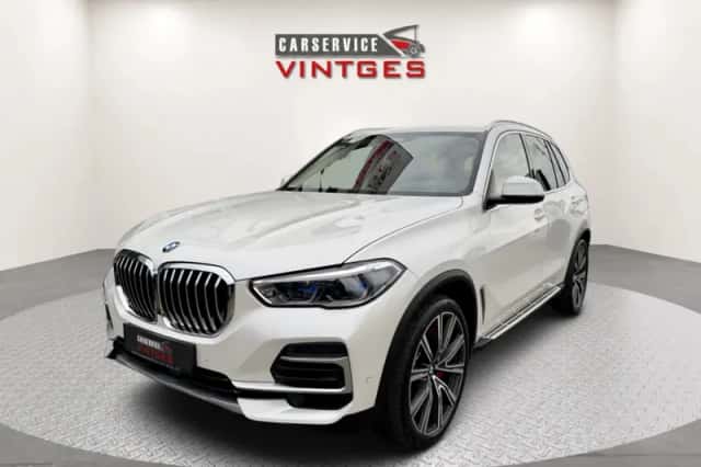 BMW X5 (2021) thumbnail 1