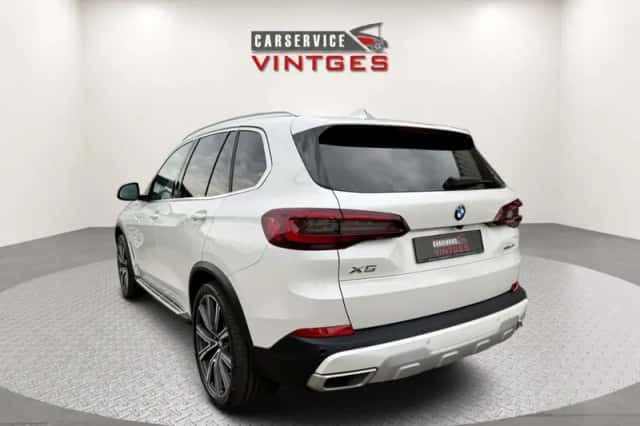 BMW X5 (2021) thumbnail 2