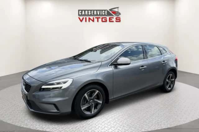 Volvo V40 (2018) thumbnail 1