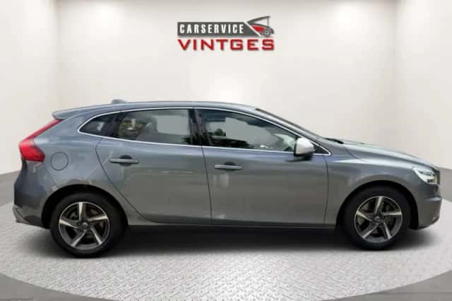 Volvo V40 (2018) thumbnail 4