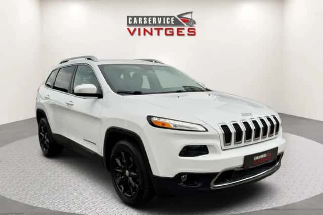 Jeep Cherokee (2017) thumbnail 2