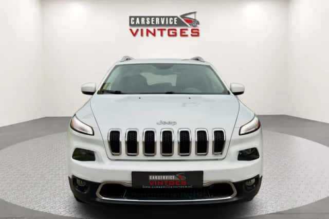 Jeep Cherokee (2017) thumbnail 6