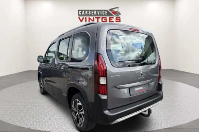Peugeot Rifter (2019) thumbnail 3