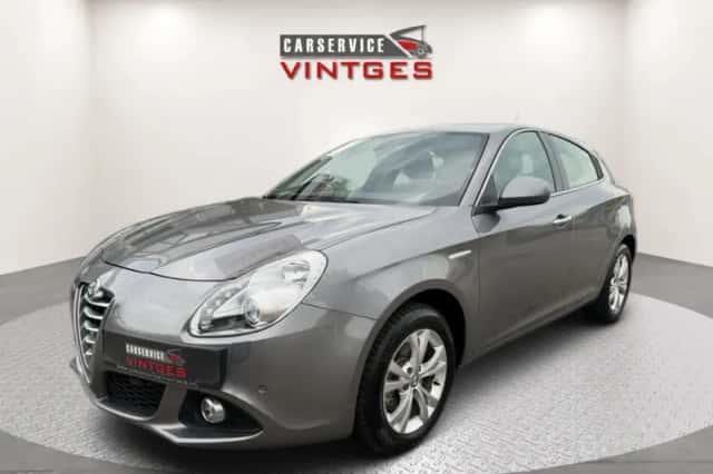 Alfa Romeo Giulietta (2014) thumbnail 1