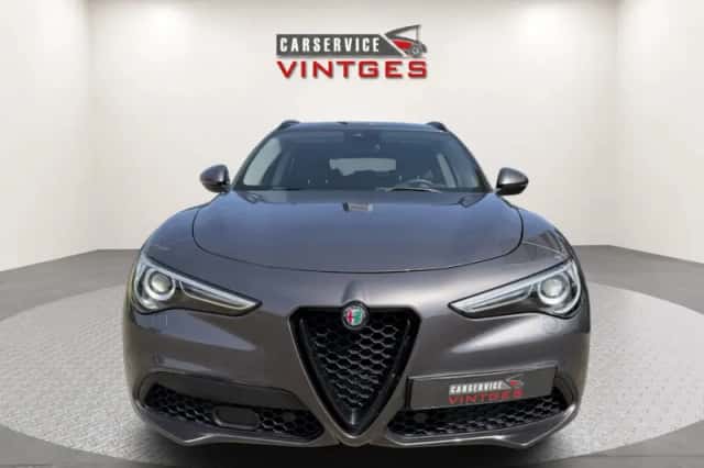 Alfa Romeo Stelvio (2018) thumbnail 6