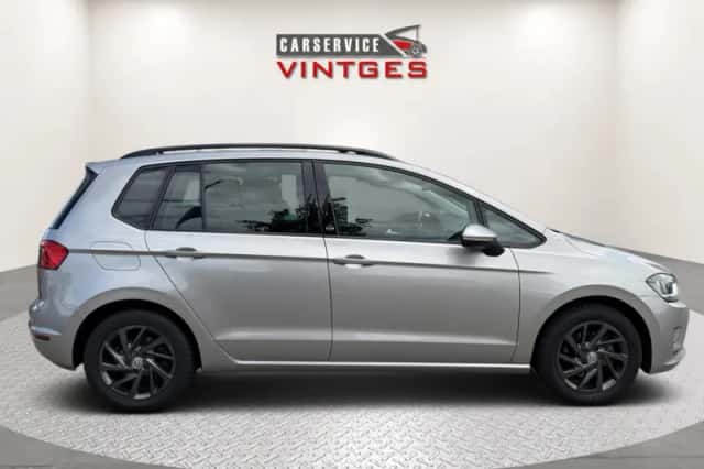 Volkswagen Golf (2017) thumbnail 5